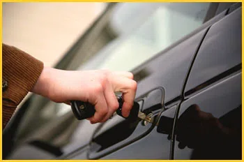 Exclusive Locksmith Service Holbrook, MA 781-298-3438 - 18-car-unlock